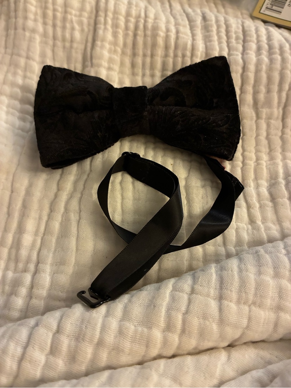 Classic Black Self-Tie Bow Tie - Unbranded